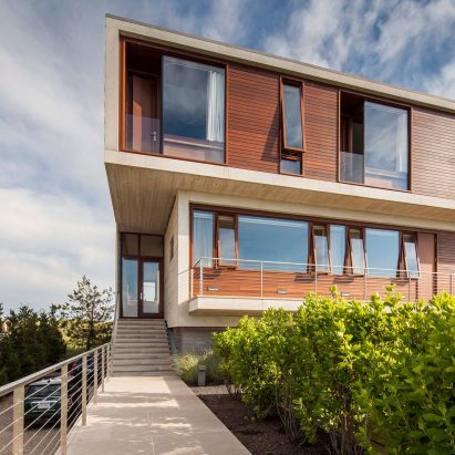 Hamptons Beach House by Aamodt Plumb