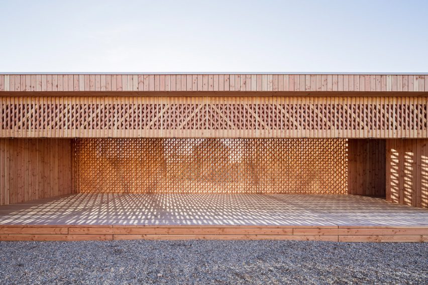 Community Centre in the Refugee Camp Spinelli Mannheim, Germany by Design build