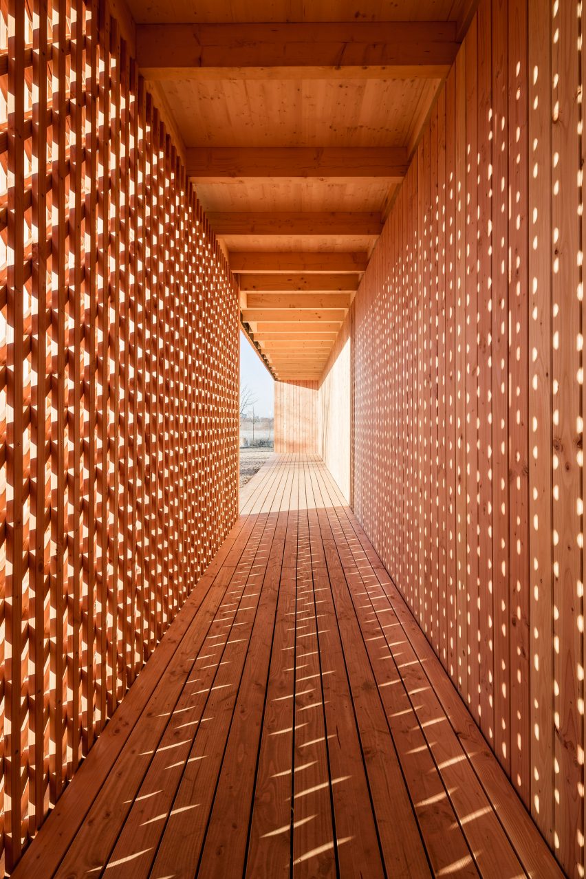 Community Centre in the Refugee Camp Spinelli Mannheim, Germany by Design build