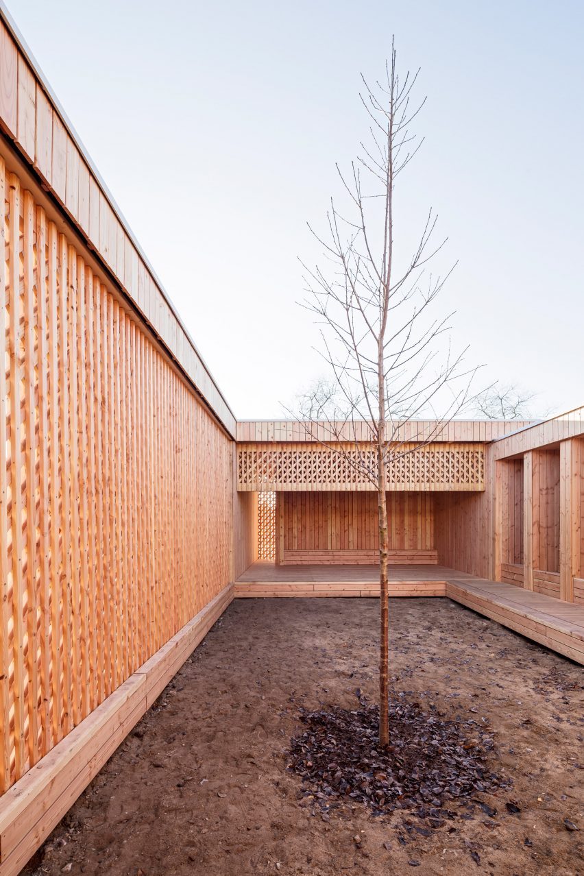 Community Centre in the Refugee Camp Spinelli Mannheim, Germany by Design build