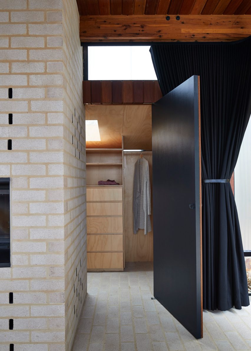 Dorman House in Lorne by Austin Maynard Architects