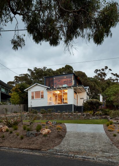 Dorman House in Lorne by Austin Maynard Architects