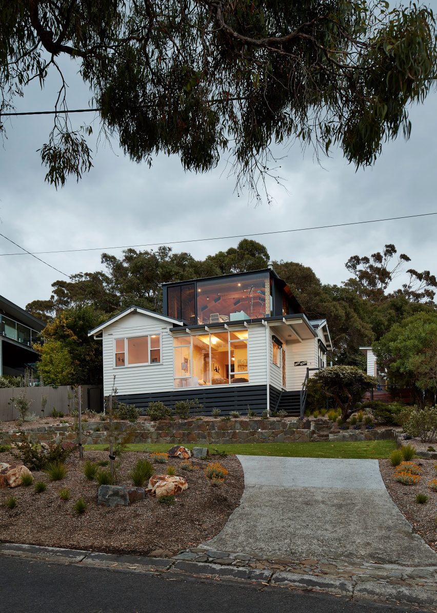 Dorman House in Lorne by Austin Maynard Architects