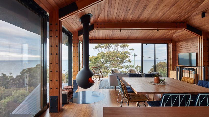 Glasshouse on stilts by Austin Maynard Architects extends Australian beach shack