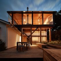 Glasshouse on stilts by Austin Maynard Architects extends Australian beach shack