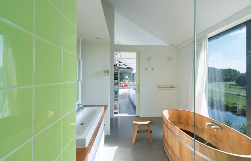 First C2C House in the Netherlands by Arconiko architecten