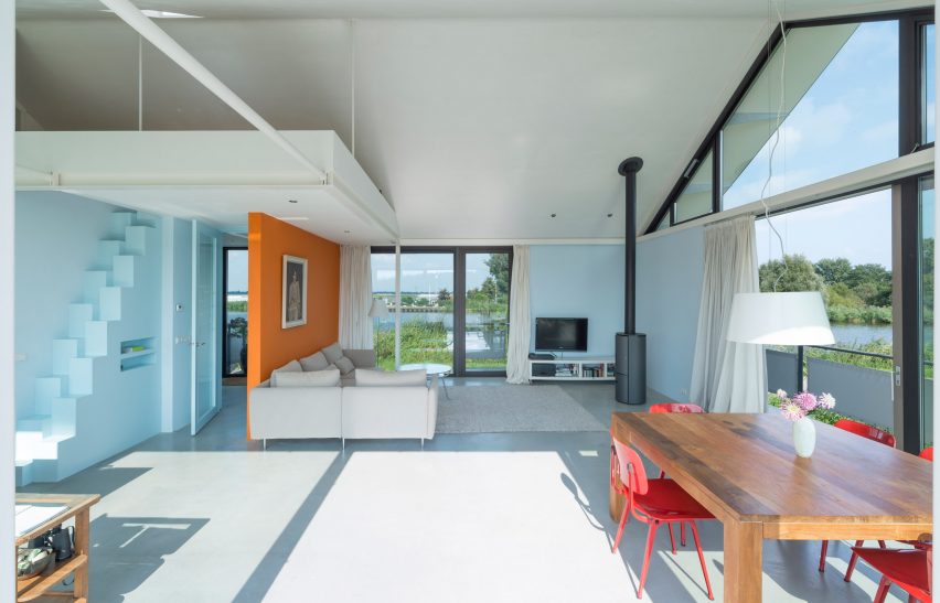 First C2C House in the Netherlands by Arconiko architecten