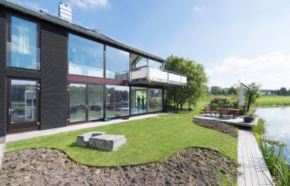 First C2C House in the Netherlands by Arconiko architecten