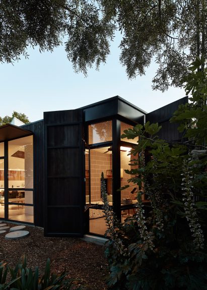 House in Melbourne by Bloxas Architecture