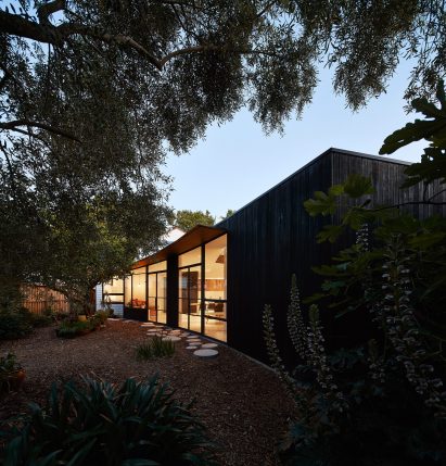 House in Melbourne by Bloxas Architecture
