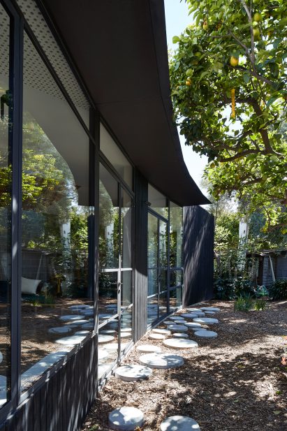 House in Melbourne by Bloxas Architecture