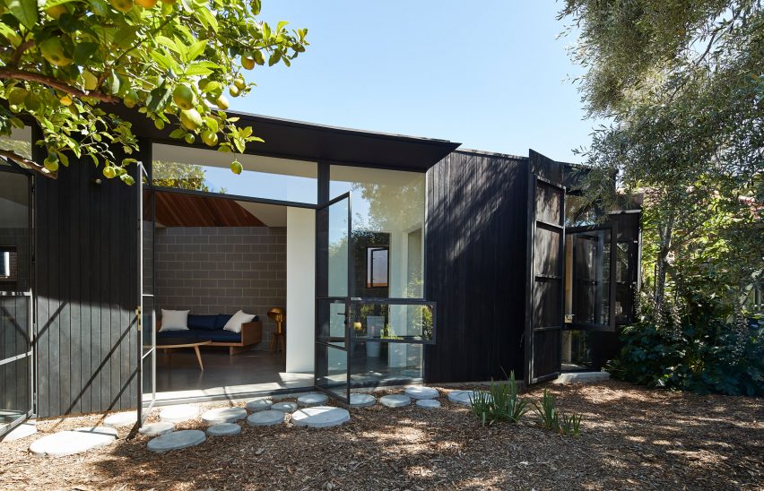 House in Melbourne by Bloxas Architecture