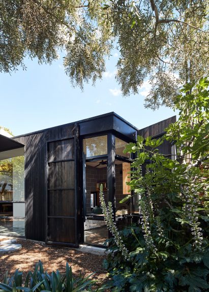 House in Melbourne by Bloxas Architecture