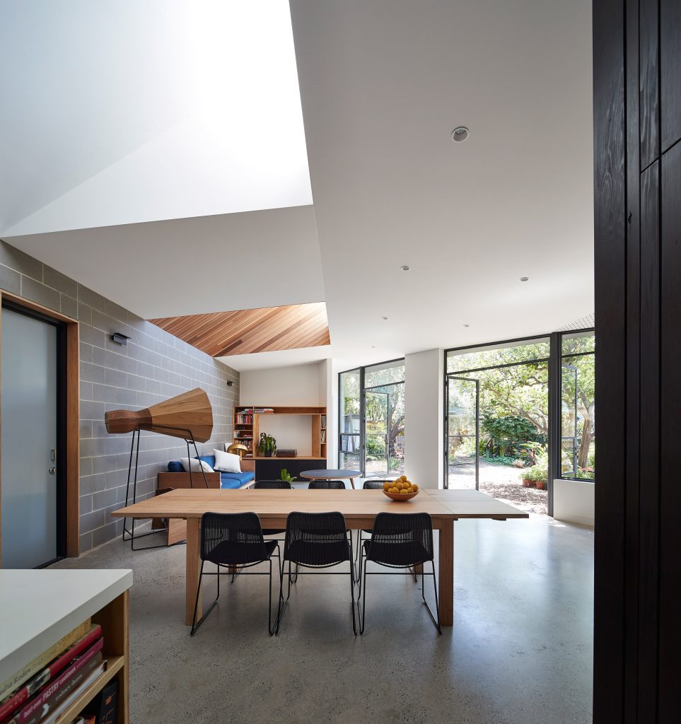 House in Melbourne by Bloxas Architecture