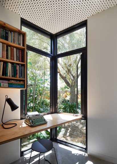 House in Melbourne by Bloxas Architecture