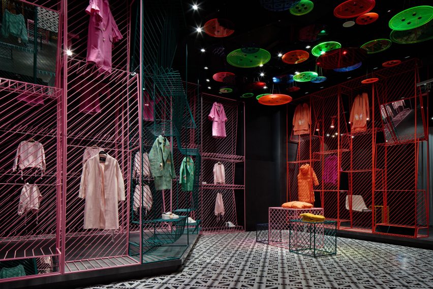 JOOOS Fitting Room by LI Xiang