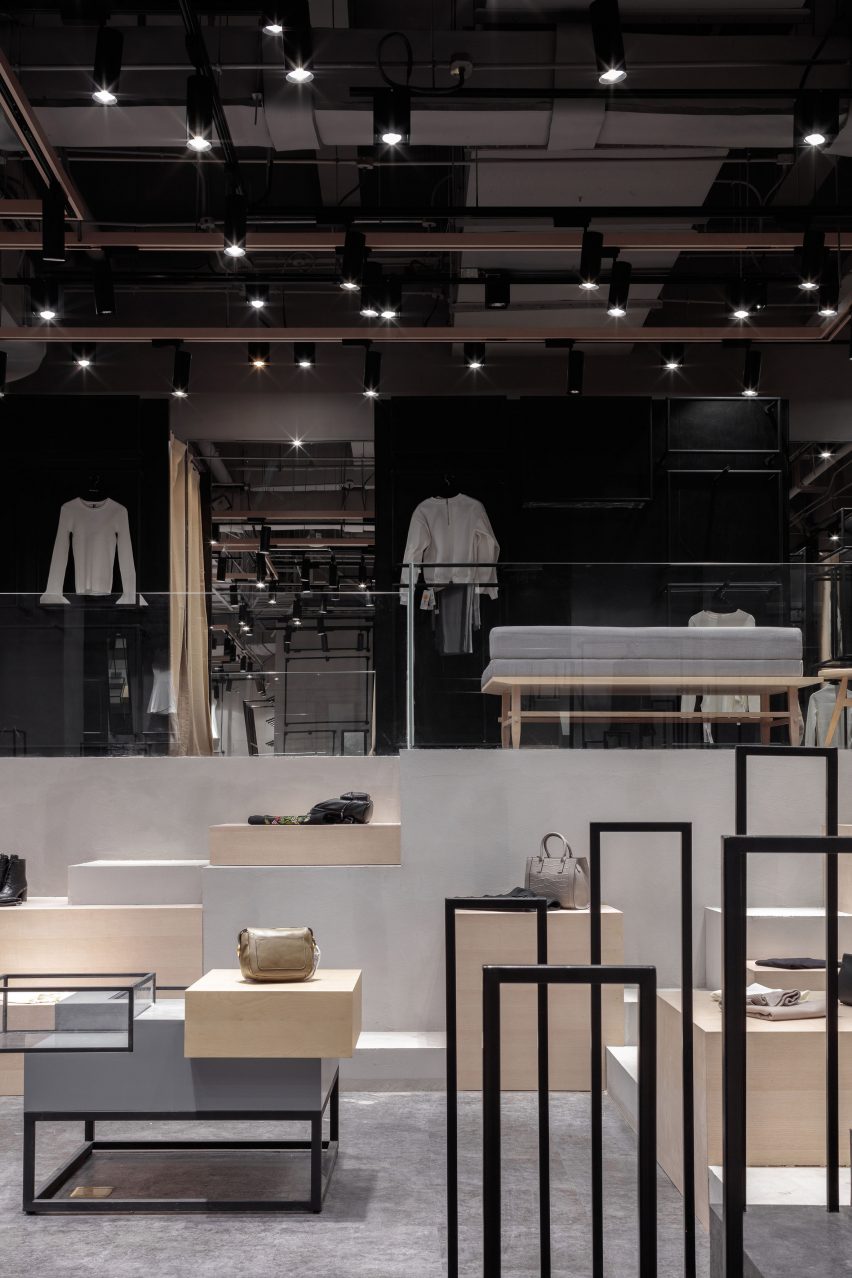 JOOOS Fitting Room by LI Xiang