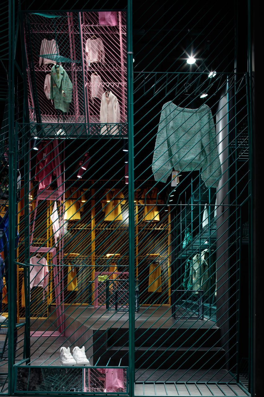 JOOOS Fitting Room by LI Xiang