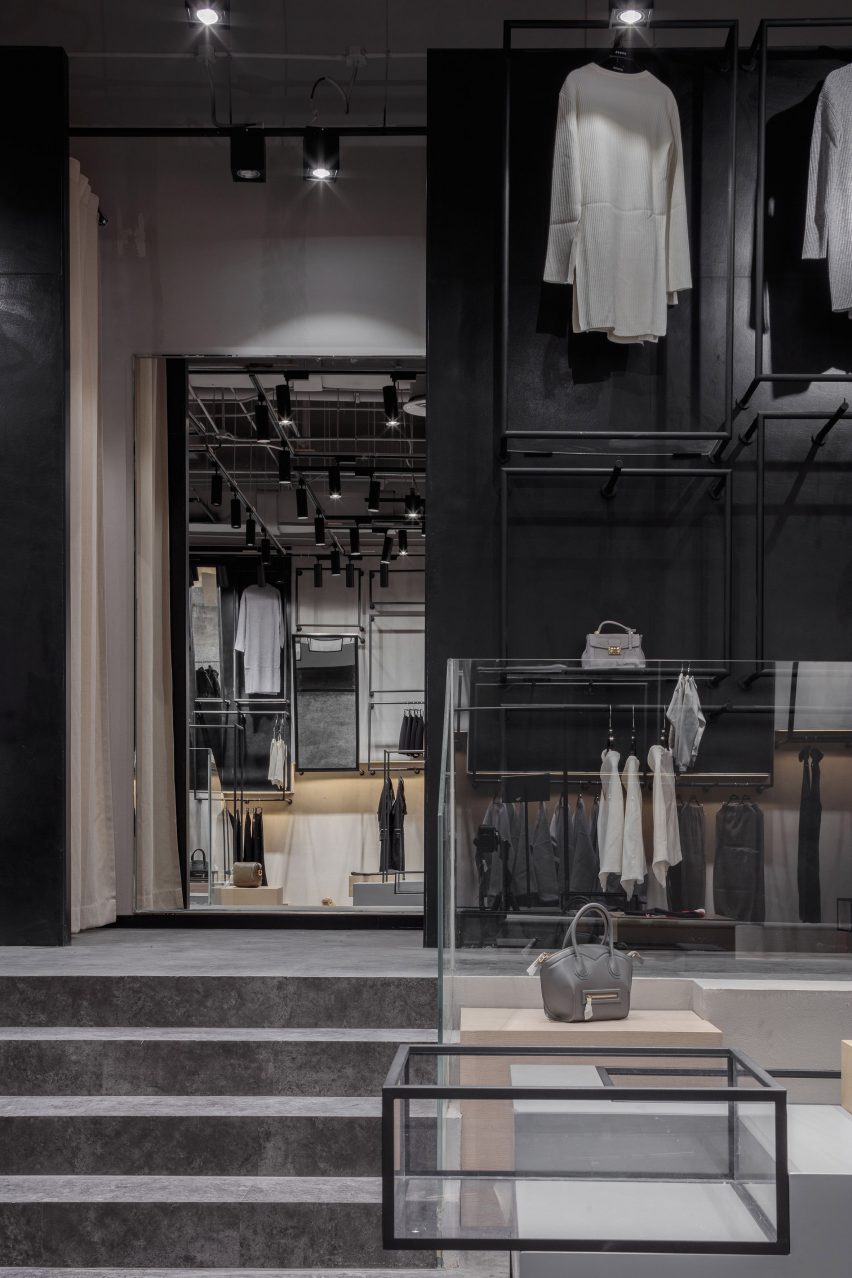 JOOOS Fitting Room by LI Xiang