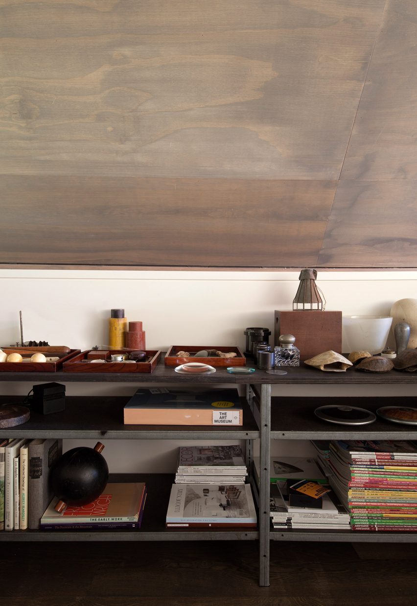 Shelving unit Junsei House by Suyama Peterson Deguchi