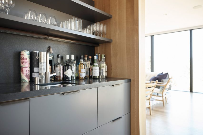 Kitchen Martis Camp 506 by Blaze Makoi Califronia Holiday Home