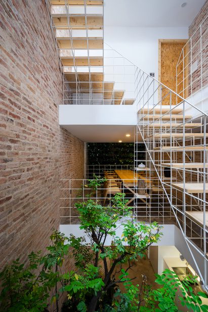 Lee&Tee House by Block Architects BASE