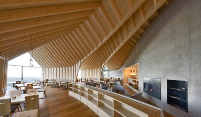 Mountain Hut by Peter Pichler Architecture
