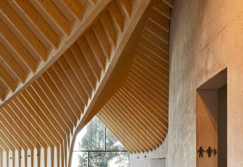 Mountain Hut by Peter Pichler Architecture