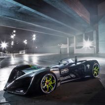World’s first driverless race car unveiled at MWC 2017
