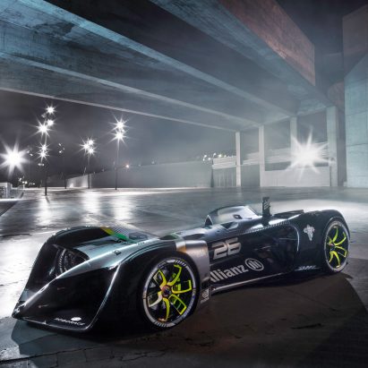 World’s first driverless race car unveiled at MWC 2017