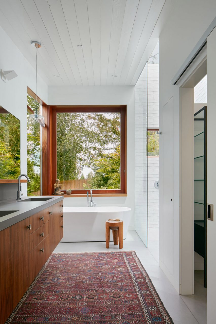 Silicon Valley residence by Malcolm Davis