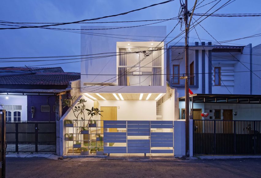 Splow House by Delution Architect
