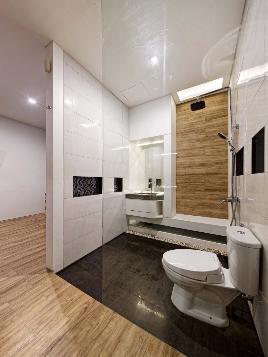 Splow House by Delution Architect