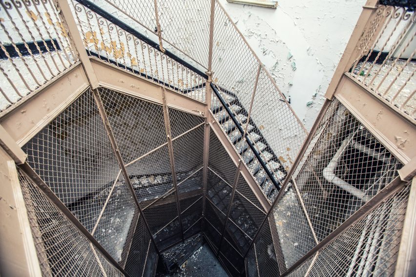Stairwell Suicide Cage Matt Van der Velde Architecture Abandoned Asylums Interior Jonglez Publishing