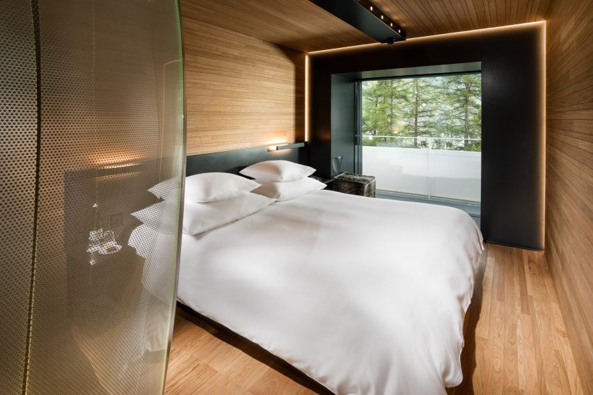 The House of Architects at 7132 Hotel by Morphosis and Thom Mayne