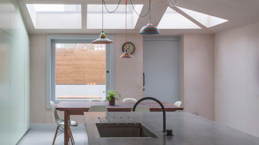 Simon Astridge adds dusty-pink concrete extension to north London house