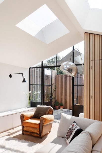 Courtyard House by De Rosee Sa