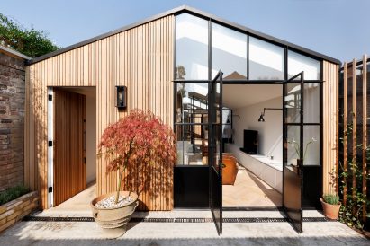 Courtyard House by De Rosee Sa