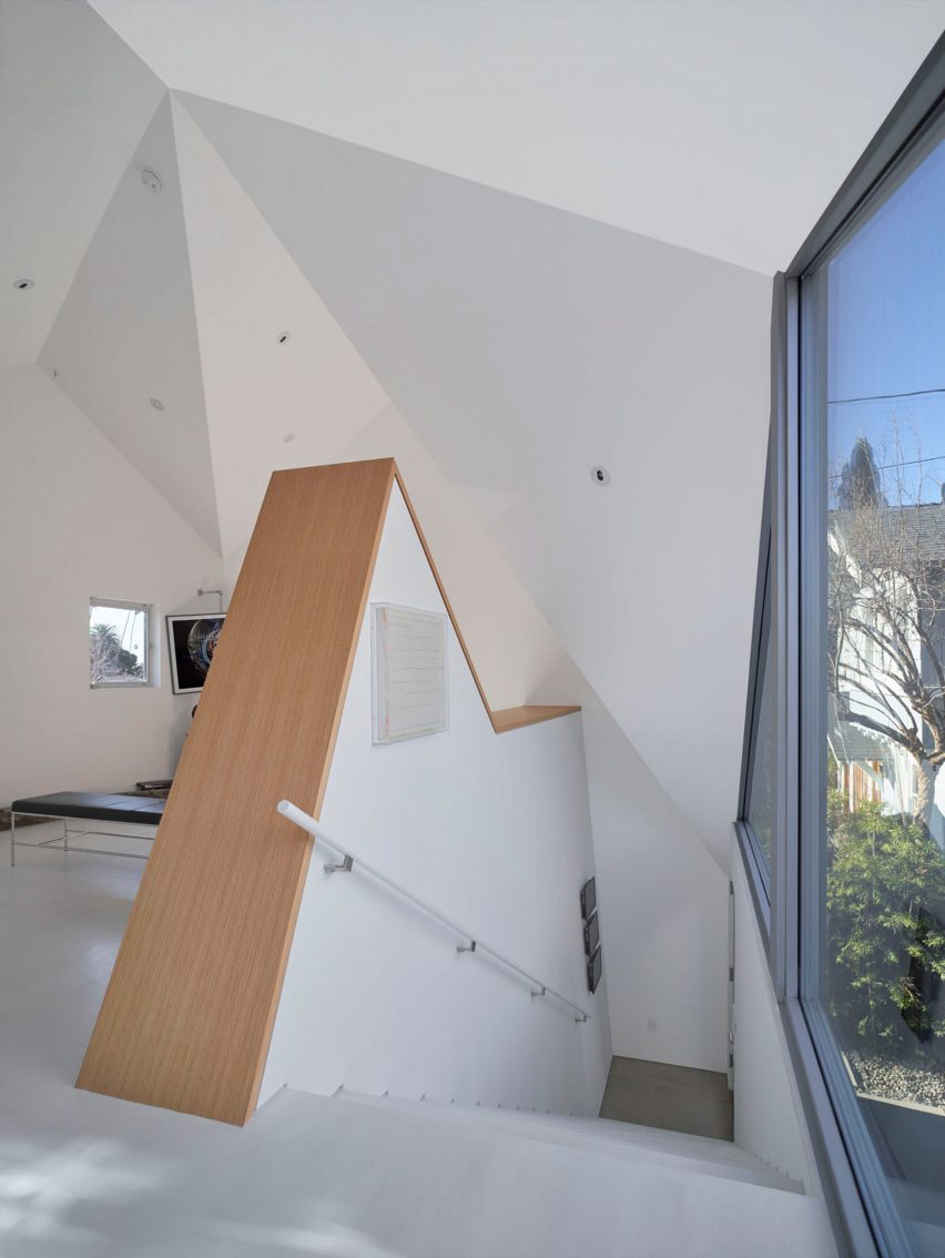 Amoroso video studio and guesthouse by Modal Design
