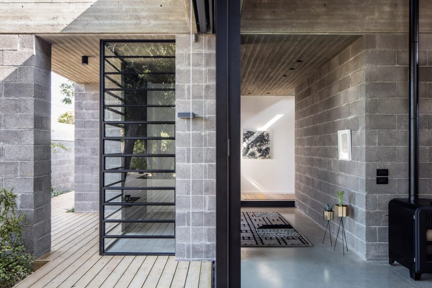 Bare House by Jacobs-Yaniv Architects
