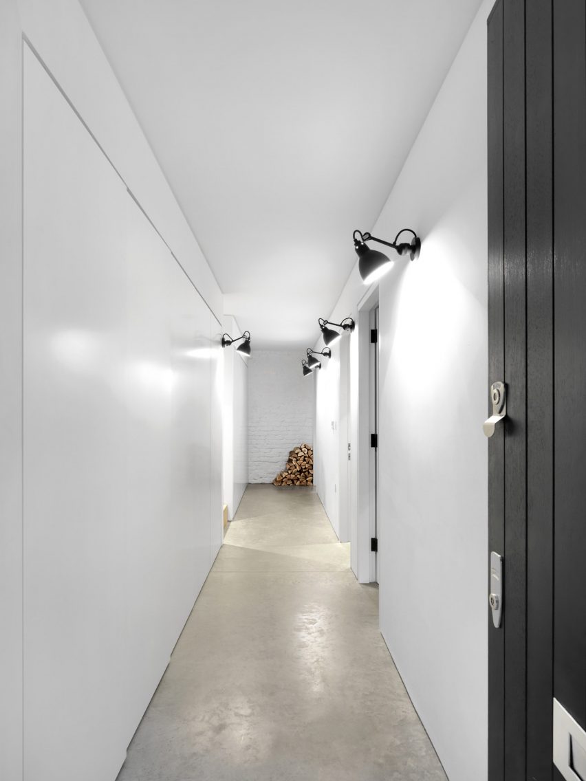 Black & White Mews by Threefold Architects