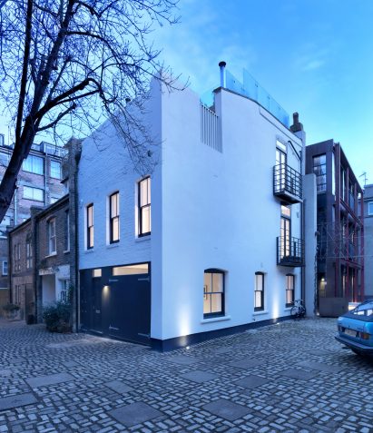 Black & White Mews by Threefold Architects