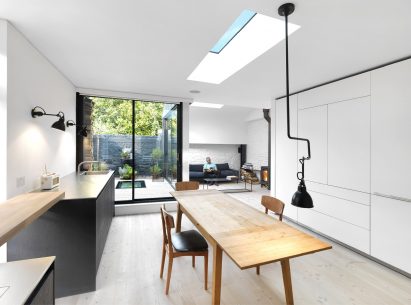 Black & White Mews by Threefold Architects