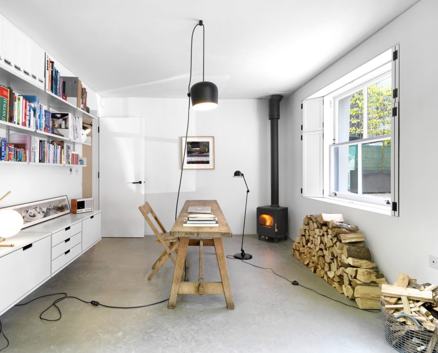 Black & White Mews by Threefold Architects
