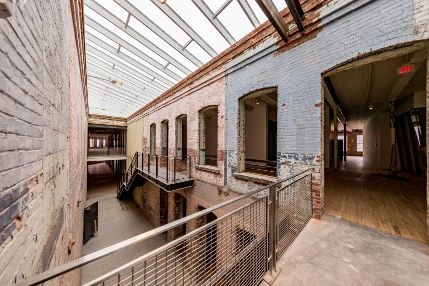bruner-cott-mass-moca-massachusetts-museum-of-contemporary-art-museum-textile-factory-berkshires-expansion-renovation_dezeen-sq