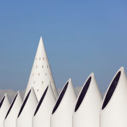 Photographer Sebastian Weiss presents Calatrava’s Valencian architecture as white sculptures