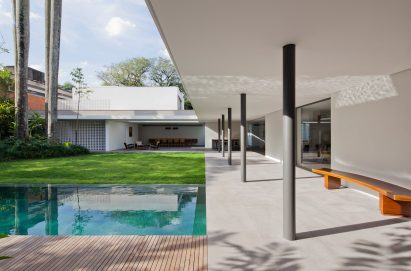 Casa Alto de Pinheiros by AMZ Arquitetos