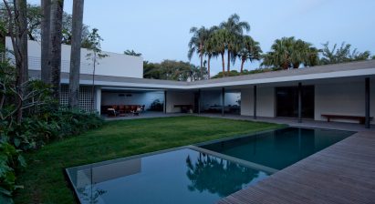Casa Alto de Pinheiros by AMZ Arquitetos