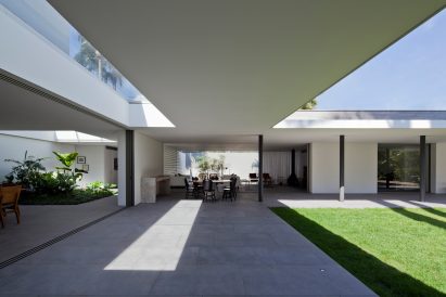 Casa Alto de Pinheiros by AMZ Arquitetos