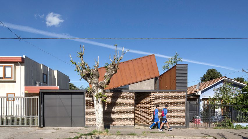 Casa Lautaro by Felipe Alarcón Carreño